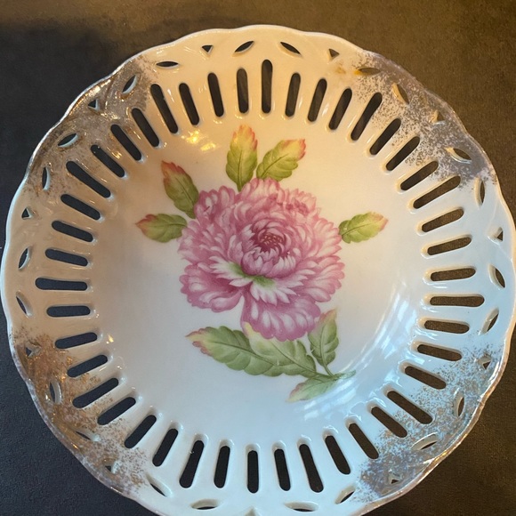 Vintage reticulated flower 🌸 bowl gold